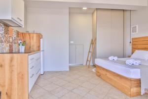 The Wave House - Seafront Escape in Peaceful Mochlos