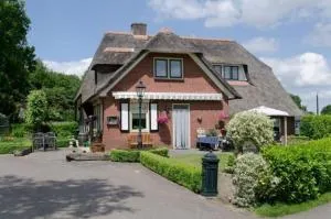 Nostalgic Holiday Farm 6 People - Lochem