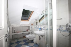 Villa Strandeck FeWo8 - strandnah, Meerblick, Balkon