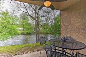 Riverside Condo 2 Miles to Smoky Mtns Ntl Park!