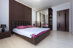 Two-Bedroom Apartment room in KvartHotel Premium - Просторная двухкомнатная квартира на улице Марфинская!