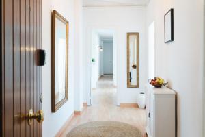 Sunny and modern apartment ideal for groups