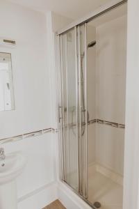Ocean 1- Sea View apartment, Fistral Beach Newquay