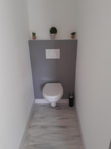 La maison de Manon, 4-5personnes, 75m2, centre village avec piscine privée