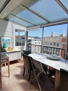 Nice Vue Mer 50m plage Parking