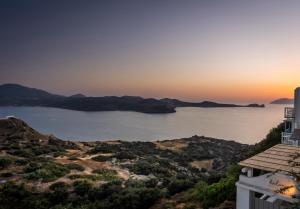 Melisses Sea View House & Studio Milos Greece