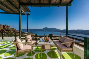 Melisses Sea View House & Studio Milos Greece