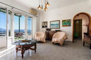 Melisses Sea View House