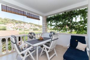 Apartments Mare - 3hvězdičkové hotely ve městě Postira