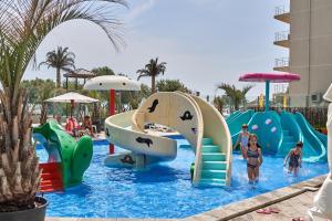 Crazy Sea View 2BR Apartment Spa Pools Resort- Parking