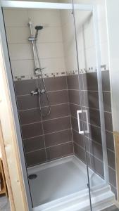 B&B / Chambres d'hotes La Grange de Champagnac : Chambre Triple avec Salle de Bains Privative