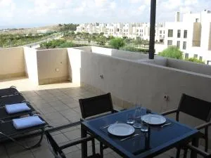First Floor Non Smoking Air Conditioned 4 Person Luxury Golf Apartment - Los López