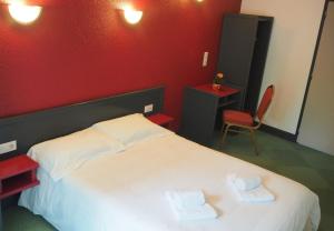 Hotels HOTEL LE FOIRAIL : photos des chambres