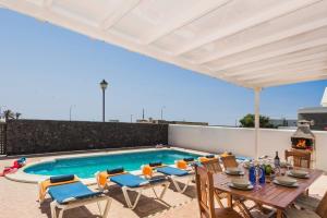 Villa Vesubio by Villa Plus