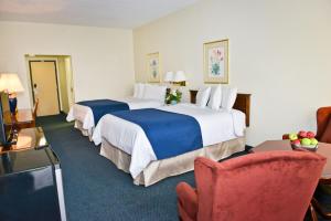 Double Room with Two Double Beds - Lodge room in Penn Wells Lodge