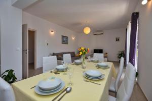 Apartment with big and free private parking