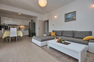 Apartment with big and free private parking