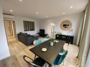 Appartements Ajaccio Magnifique T2 45m2 neuf 5 personnes Clim wifi stationnement gratuit centre ville plage a 300m : photos des chambres