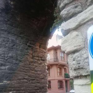 No 1 House By Valence