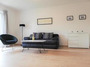 Apartment Punta Premantura E with garden