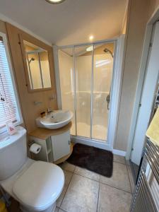 Torrey Pines - 2 bedroom hot tub lodge with free golf, NO BUGGY