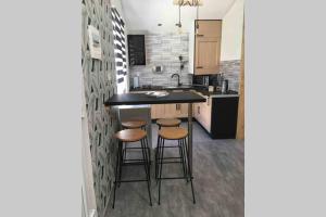 Petite maisonnette cosy et pleine de charme située à proximité du centre-ville