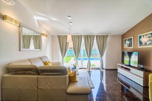 Family-Villa Captains House, schöner großer Pool und riesiger Garten