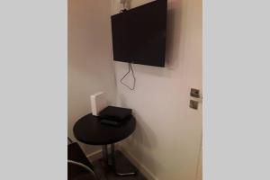 Stare Miasto - mały pokój bez widoku z prywatną łazienką