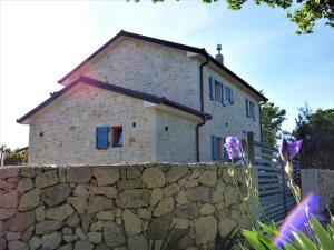 Stone House Iva 