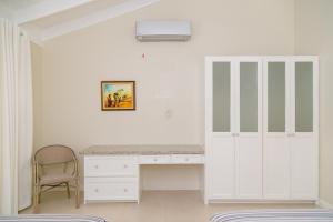 Kingston Vacation Rentals at Delightful Townhouse near Halfway Tree, Kingston
