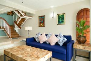 Kingston Vacation Rentals at Delightful Townhouse near Halfway Tree, Kingston
