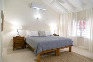 Kingston Vacation Rentals at Delightful Townhouse near Halfway Tree, Kingston