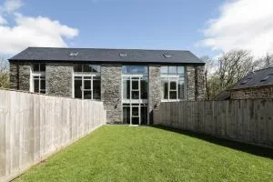 2 Pensyflog Barns - Tremadoc