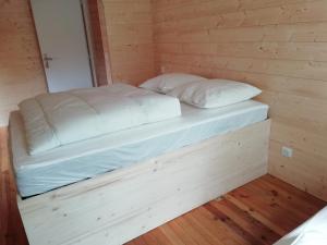 Chalets Gite Granit des Fraux : photos des chambres
