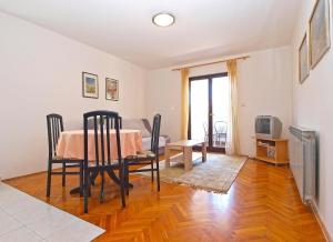 Apartments Puntizela 727