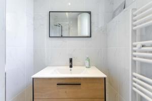 Appartements Studio Deco Centre Terrasse Parking Clim - MaisonMars : photos des chambres