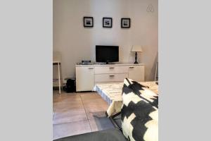 C038-Elegant apt a few steps from beaches - Le Suquet