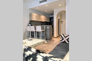 C038-Elegant apt a few steps from beaches - Le Suquet