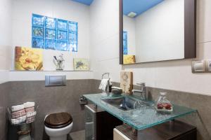 LE LLAR casa con 2 PISCINAS 1 CLIMATIZADA INTERIOR muy cerca de Santiago de Compostela