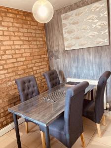 Stunning Stylish & Spacious Ground Floor Apartment, Kidderminster