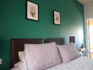 Double or Twin Room room in The Old Cross Inn