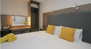 Guest Rooms @ 128 - Cloyfin