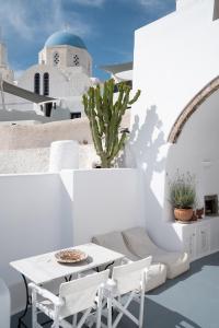 Valsamo Suites Santorini Greece