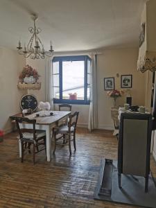 B&B / Chambres d'hotes Chambres d'hotes Chez Valerie : Suite - Vue sur Jardin