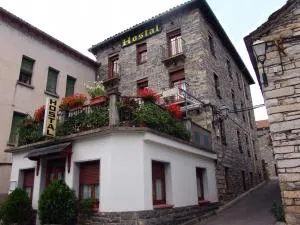 Hostal Pirineos Sarvisé - Buesa