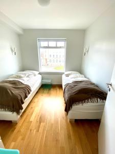 Day Dream Townhall Square Apartments