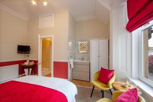 Double Room with Private Bathroom room in Hawthornbank