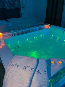 Chambre Double avec Baignoire Spa