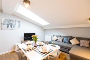 Krupnicza Modern Old Town Apartments - by Upstairs