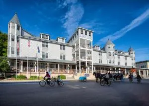 Lake View Hotel - Charlevoix